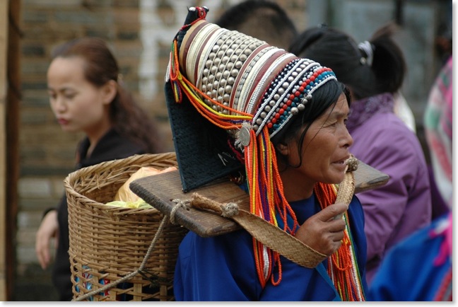 YUNNAN Femme et planche YUNNAN DSC_0962 (1)